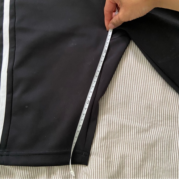 Adidas Aeroready Biking Shorts Women Size S 10” Inseam - Picture 8 of 8